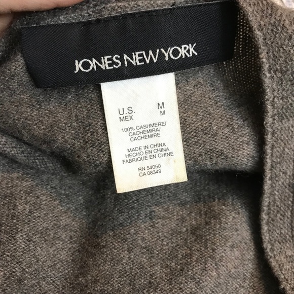 Jones New York Cashmere Cardigan With Vintage lace Trim at cuffs and hem - Picture 3 of 8